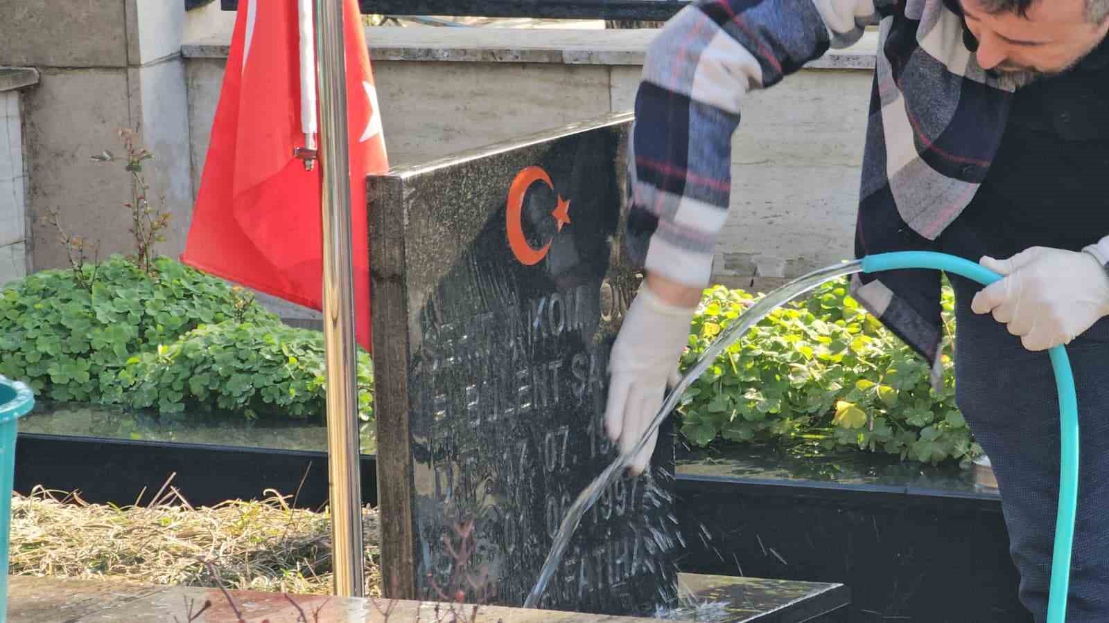 zonguldakta sehitliklerde bakim ve temizlik seferberligi 3 IrPBtIlR