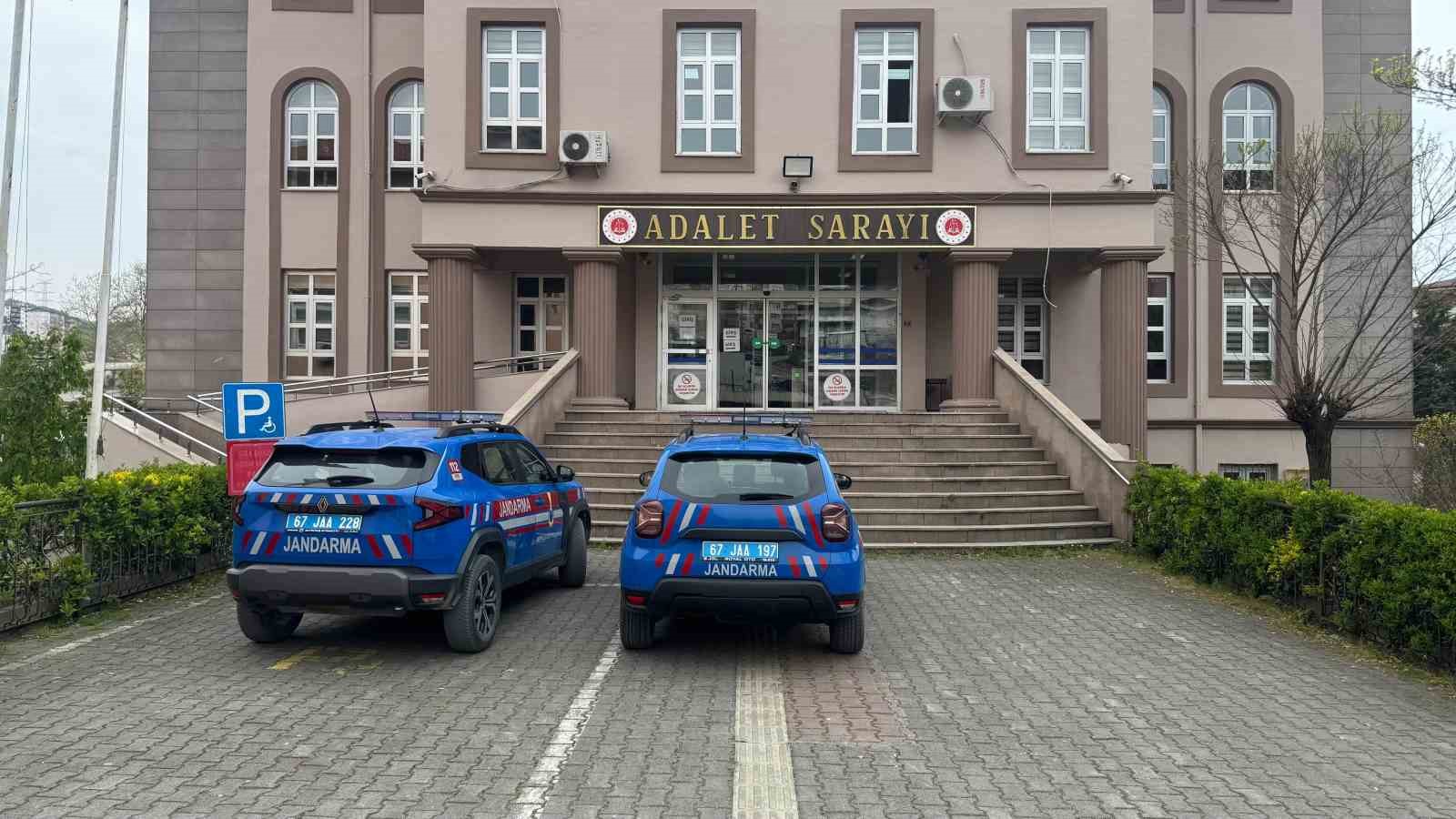 zonguldakta sus bitkisi bahcesinde uyusturucu ozellikli kaktus ele gecirildi 0 XMae8c5D
