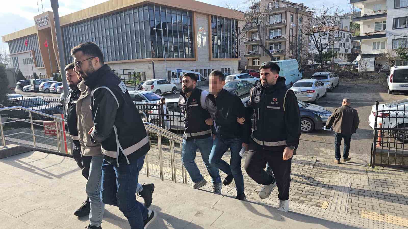zonguldakta tefecilik operasyonu 2 supheli adliyeye sevk edildi 1 3v7TKWra