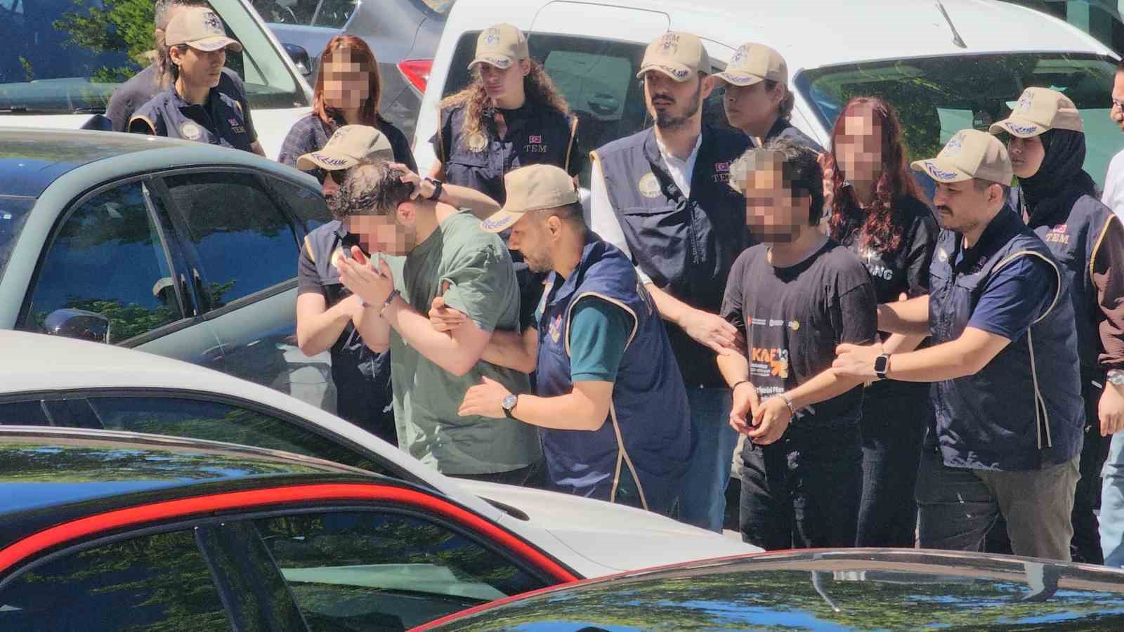 Zonguldak’ta terör örgütü operasyonunda gözaltına alınan 4 öğrenciden 3’ü tutuklandı 6 zonguldakta teror orgutu operasyonunda gozaltina alinan 4 ogrenciden 3u tutuklandi 2 jzM52v2H