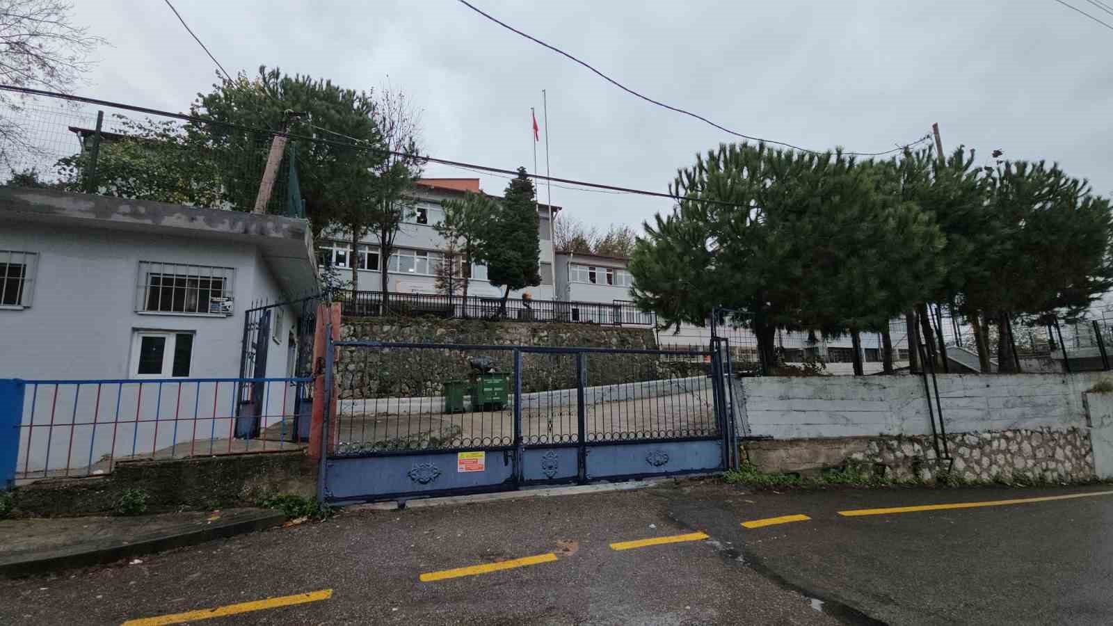 zonguldakta veli tartistigi ogretmeni yuzunden yaraladi 2 tU2eNbUy