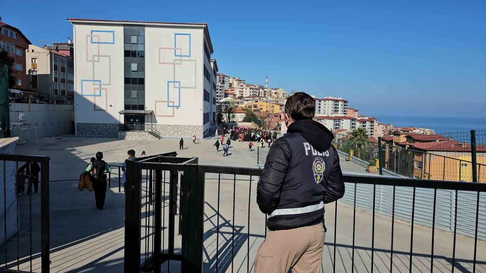 zonguldaktaki okullarda polis nobeti basladi 5 9tgt9Yut