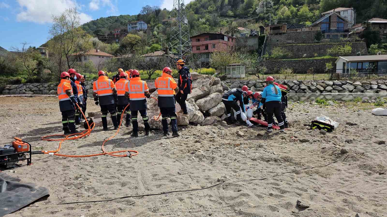zonguldaktaki sel ve taskin tatbikati gercegini aratmadi 4 BUDiVcik