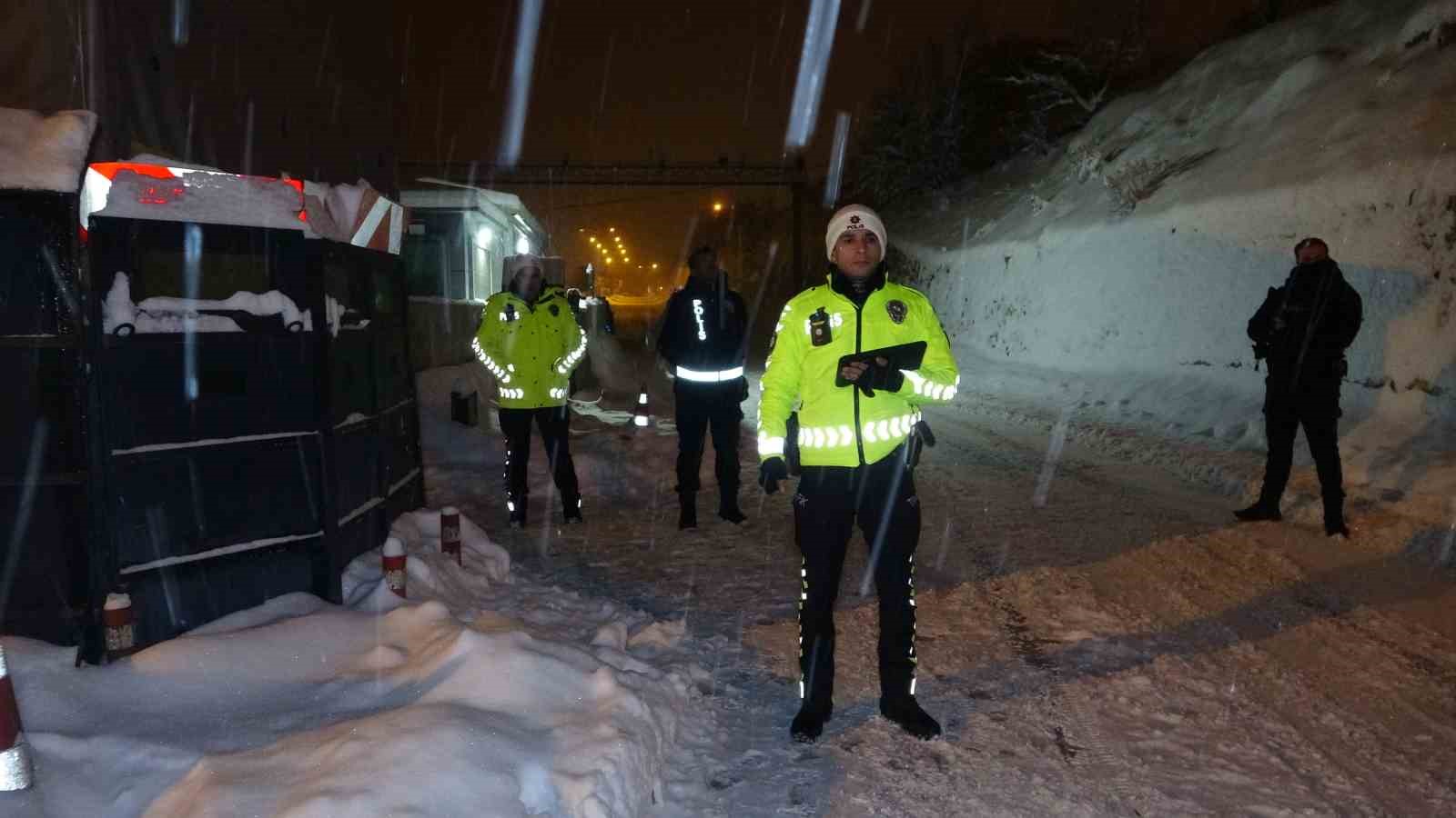 zorlu kis sartlarina ragmen tuncelide yilbasi guvenligi emniyete emanet 0