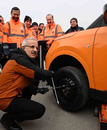 zorunlu-kis-lastigi-uygulamasi-yarin-basliyor-OX65aVyg.jpg